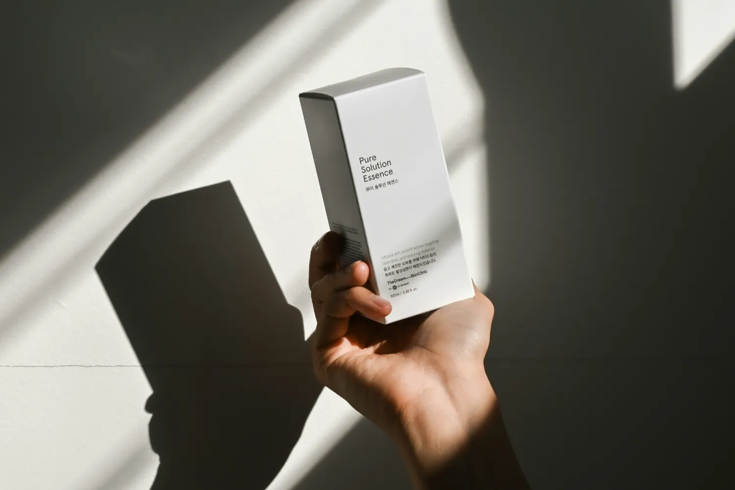 Face primer product display